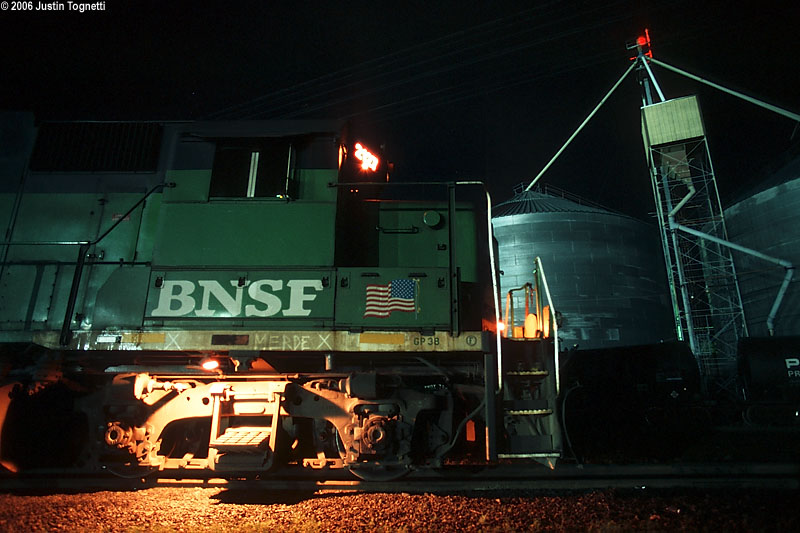 bnsf2127_night