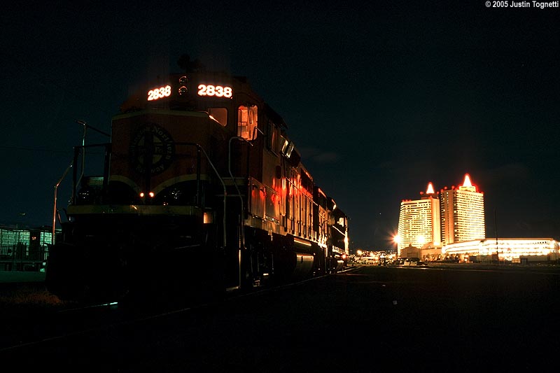 bnsf2838_night