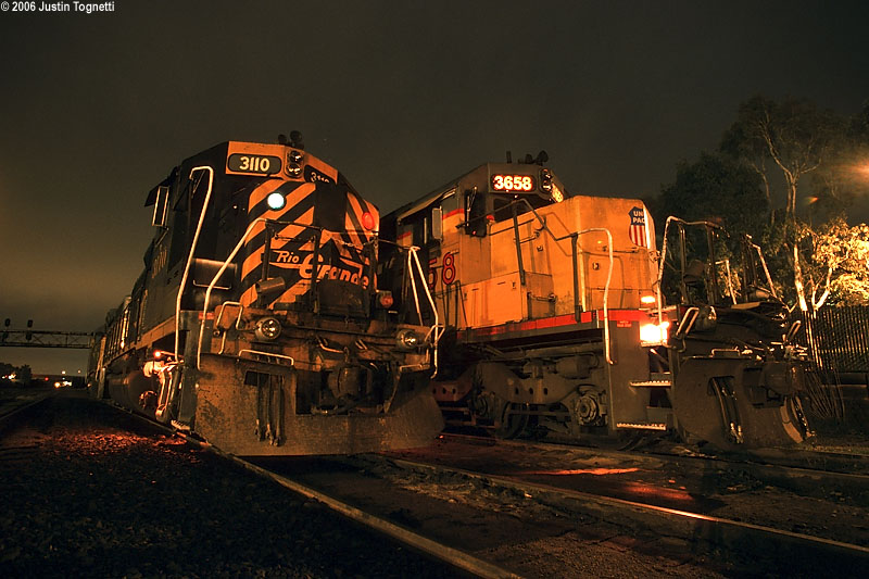 drgw3110-up3658_night