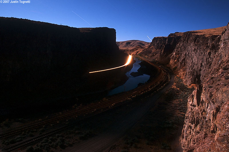 palisade_night