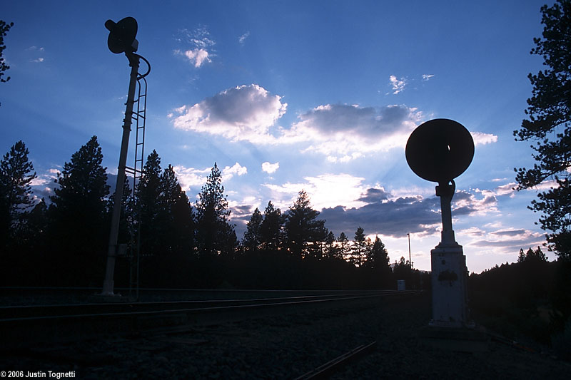 penoyar_signals_sunset