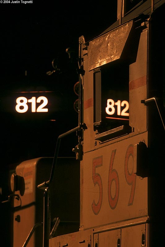 up812-569_night
