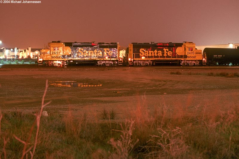 bnsf2451_night