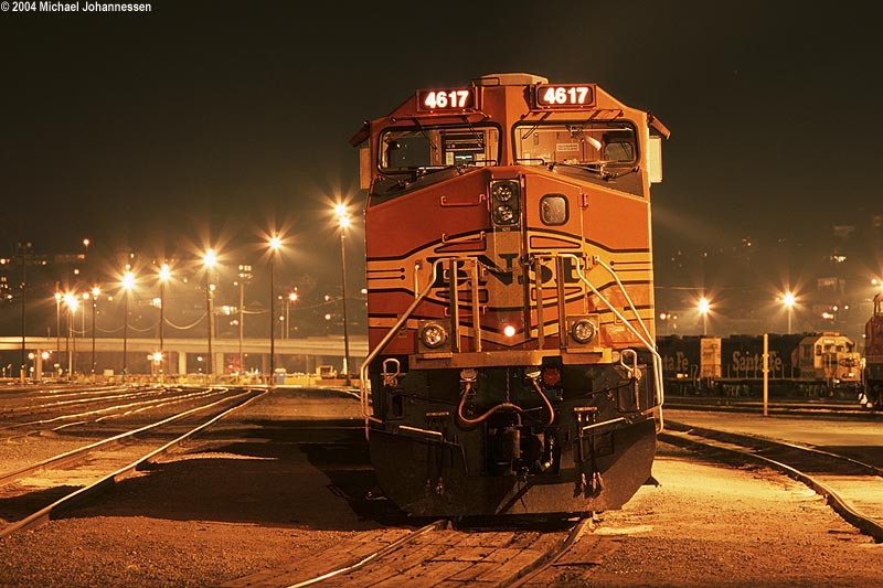 bnsf4617_night