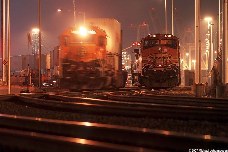 bnsf7303_night