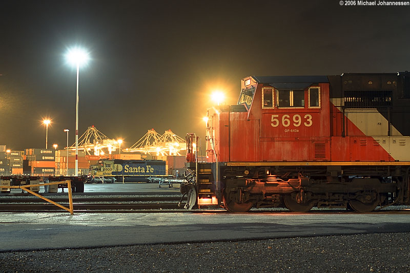 cn5693_night3